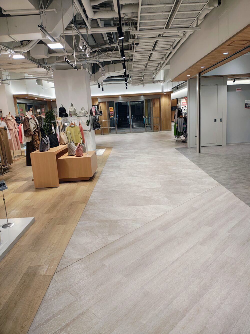 リバーウォーク北九州２F館内